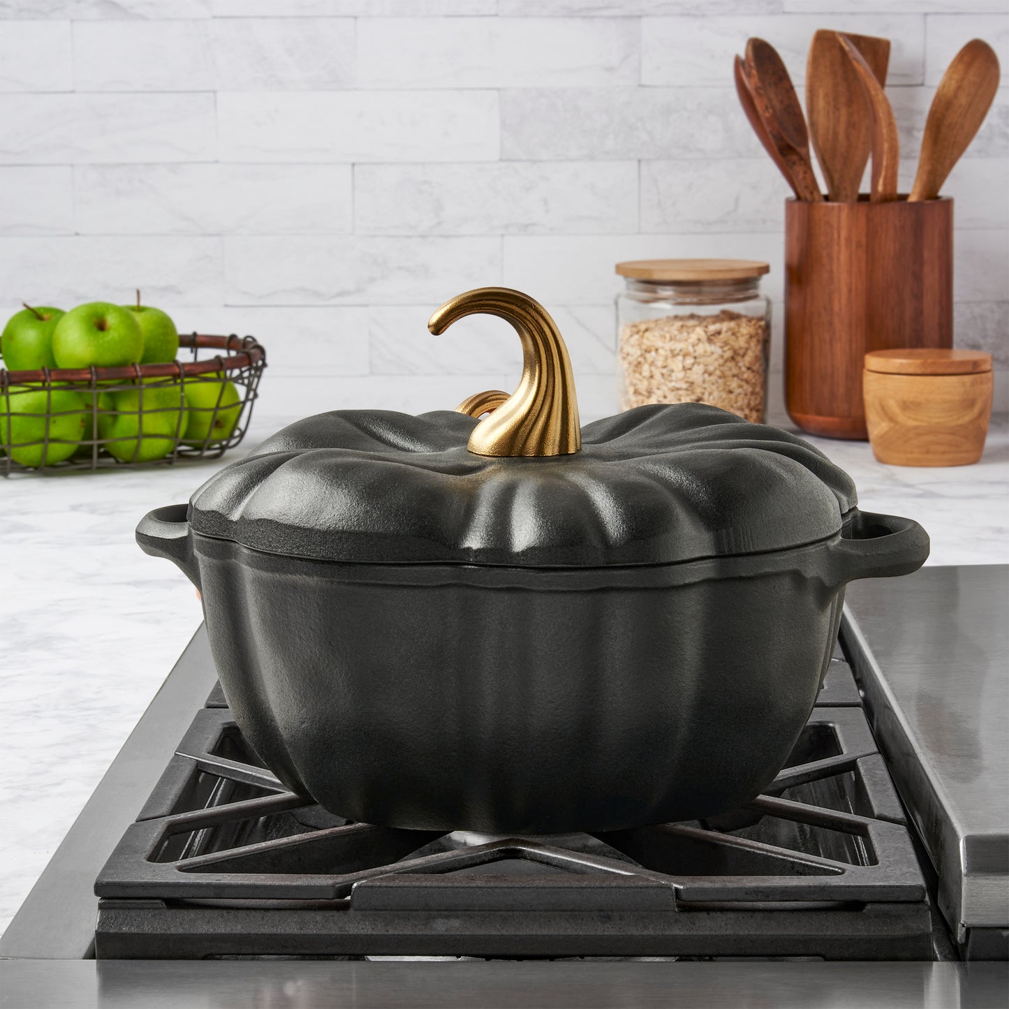 2-Quart / 4-Quart Enameled Cast Iron Pumpkin Dutch Ovens, Black