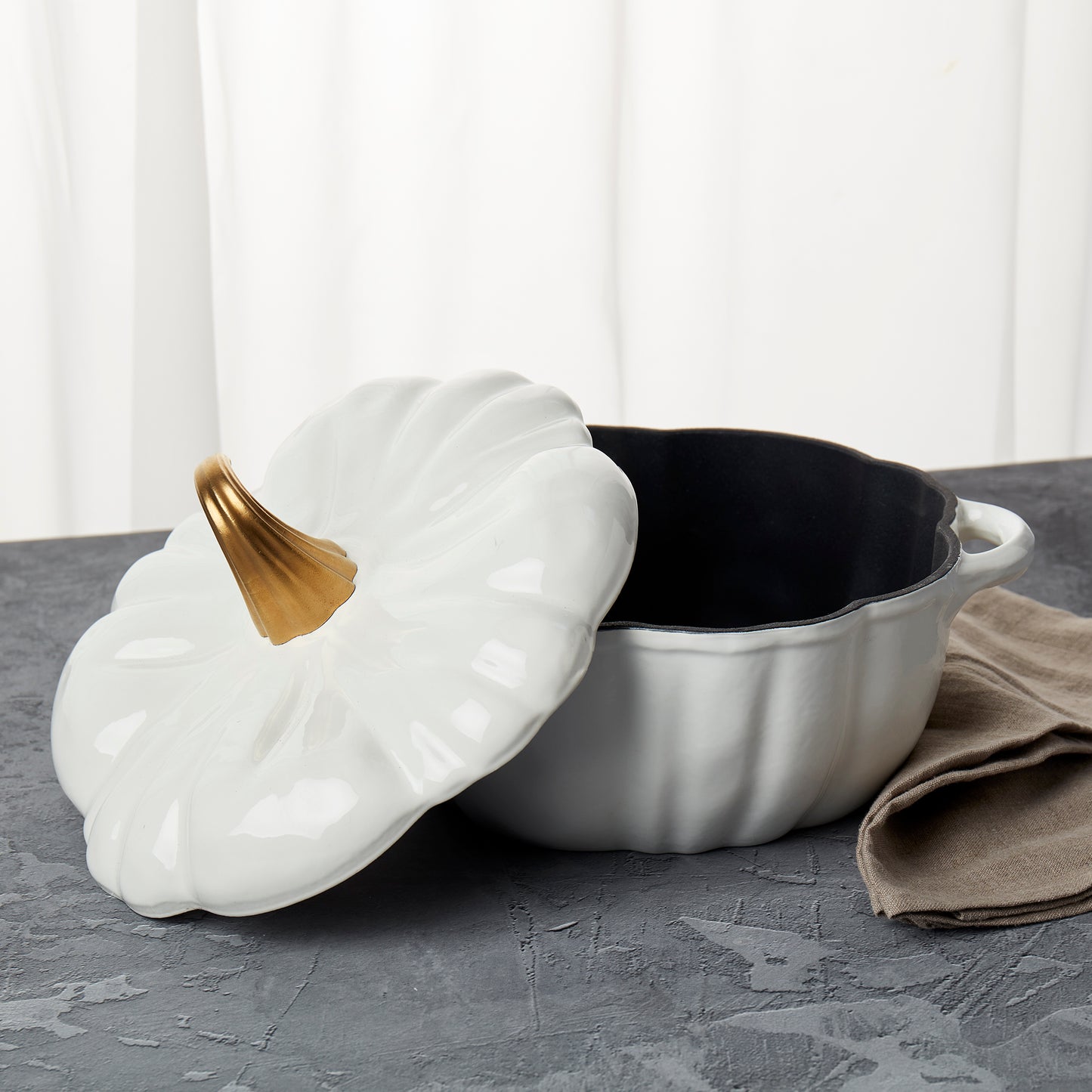 2-Quart / 4-Quart Enameled Cast Iron Pumpkin Dutch Ovens, White