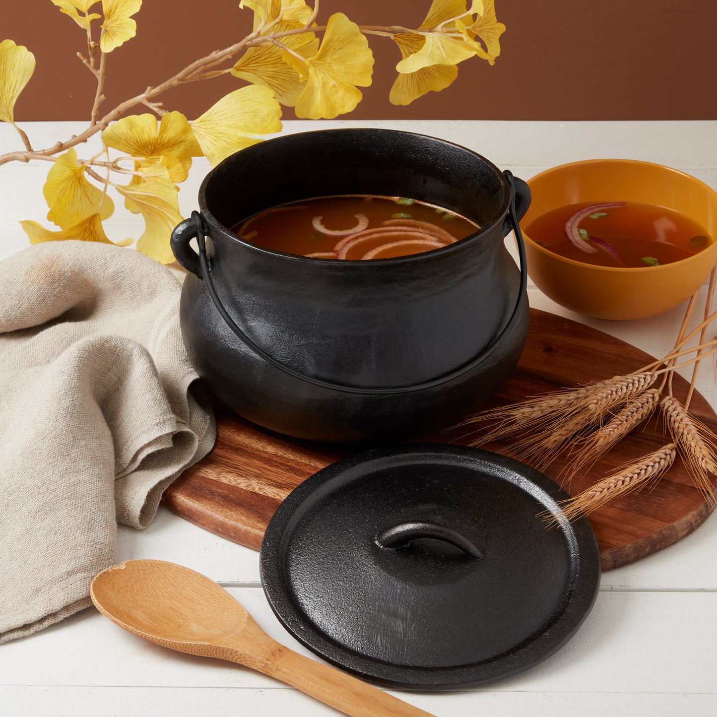 4-Quart / 6-Quart Cast Iron Cauldron Pot with Handle