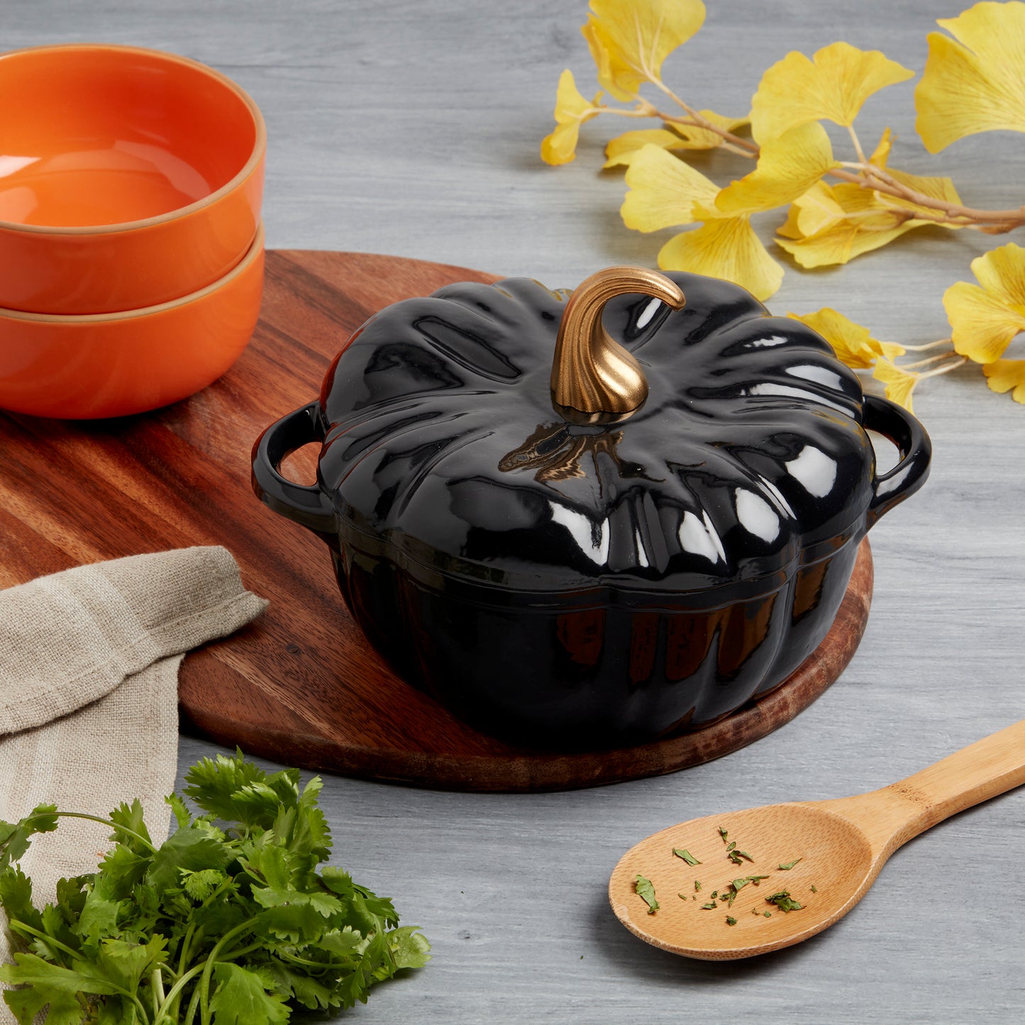 2-Quart / 4-Quart Enameled Cast Iron Pumpkin Dutch Ovens, Black
