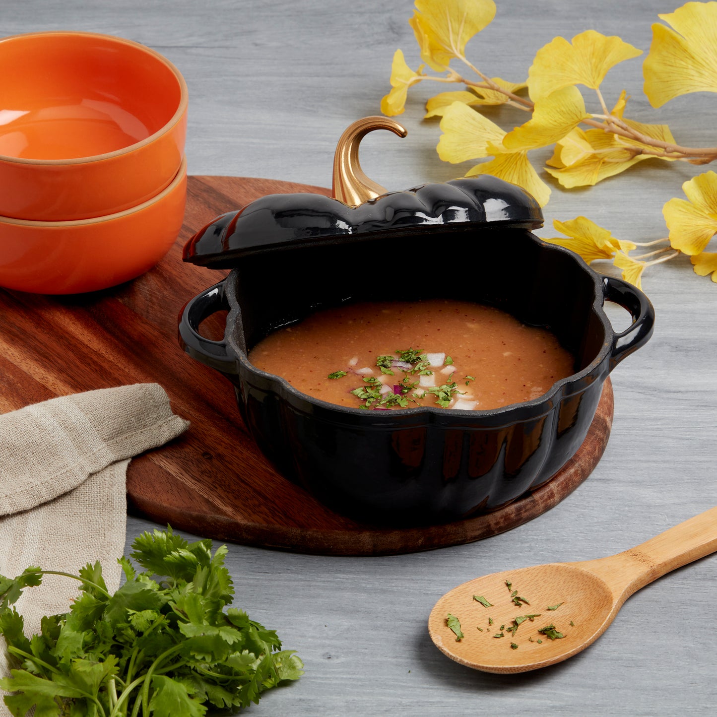 2-Quart / 4-Quart Enameled Cast Iron Pumpkin Dutch Ovens, Black
