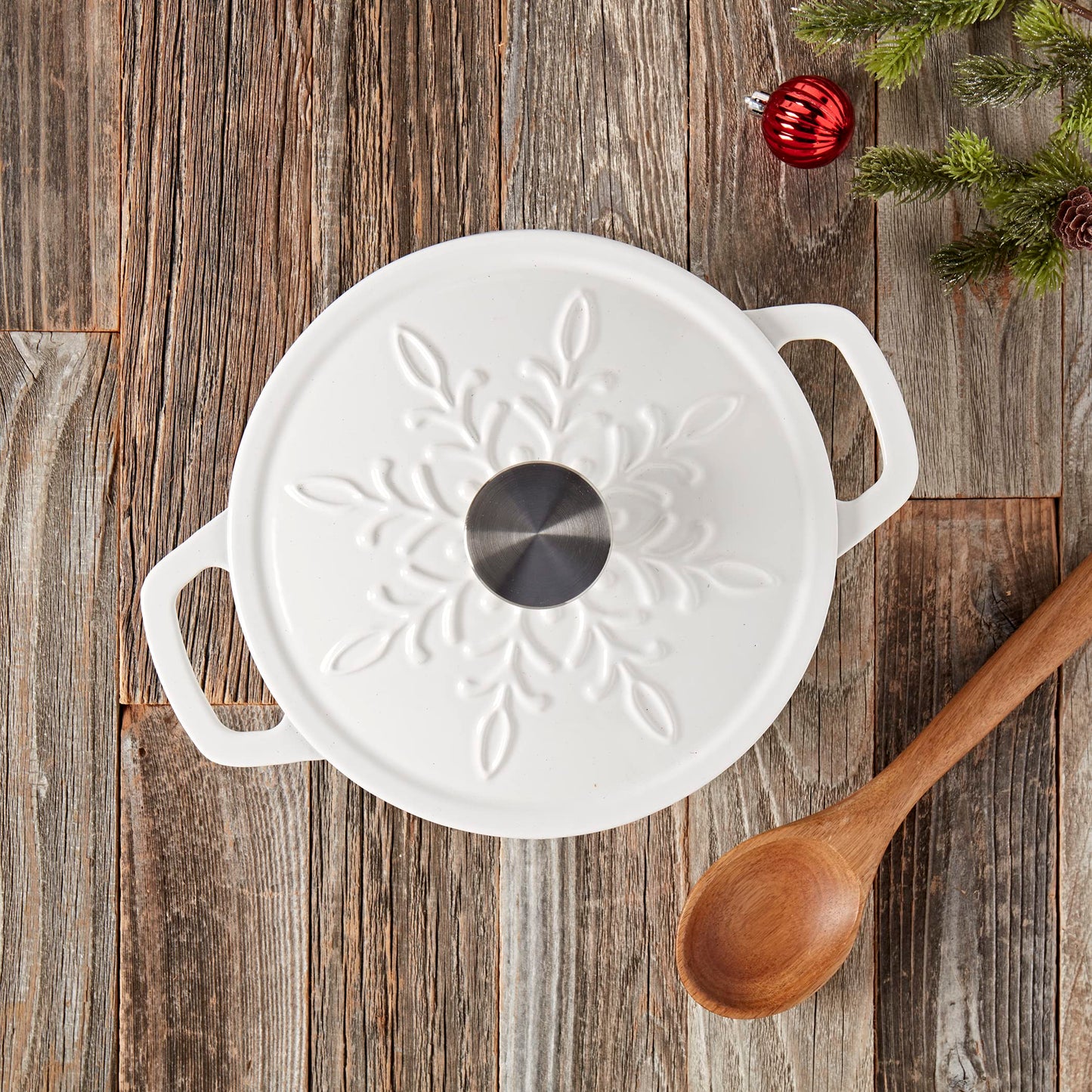 3-Quart Cast Iron Snowflake Dutch Oven, White