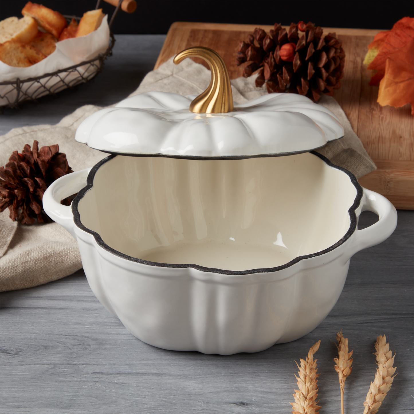 2-Quart / 4-Quart Enameled Cast Iron Pumpkin Dutch Ovens, White