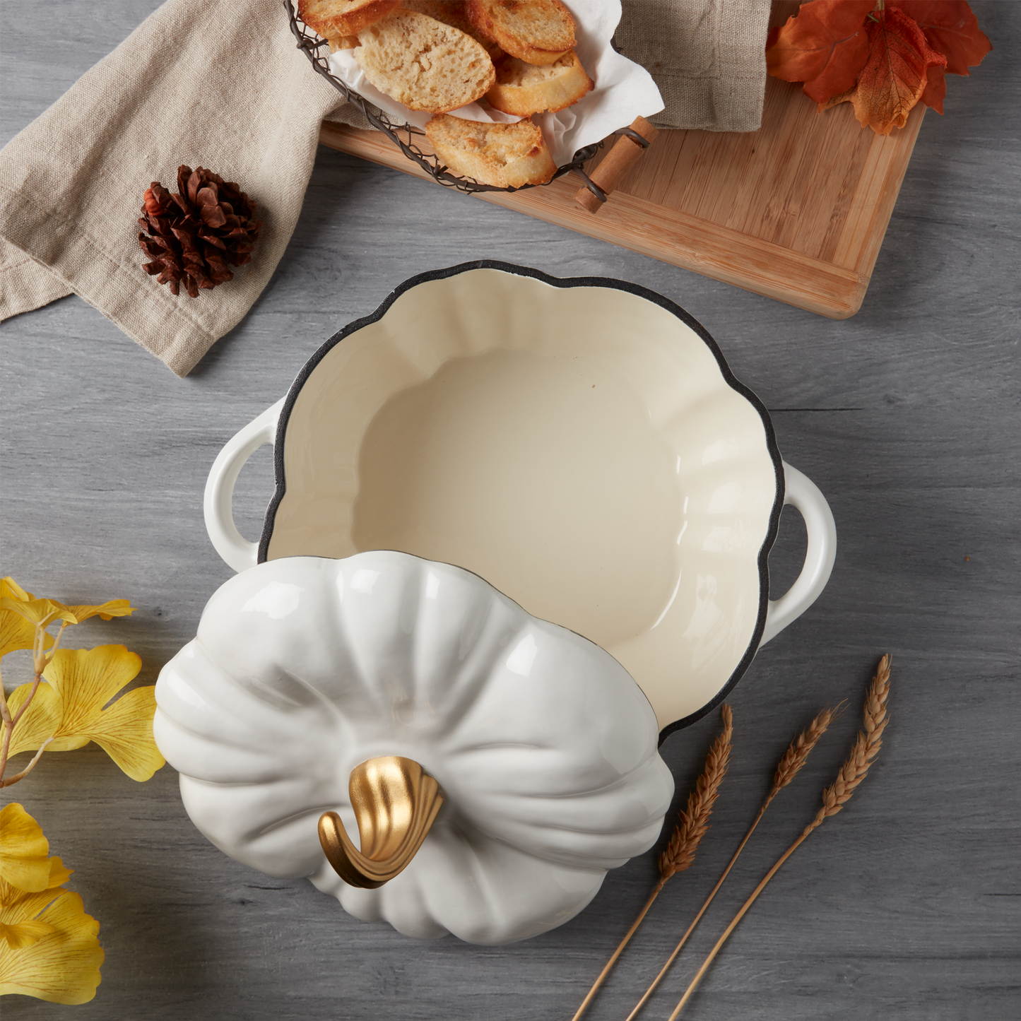 2-Quart / 4-Quart Enameled Cast Iron Pumpkin Dutch Ovens, White