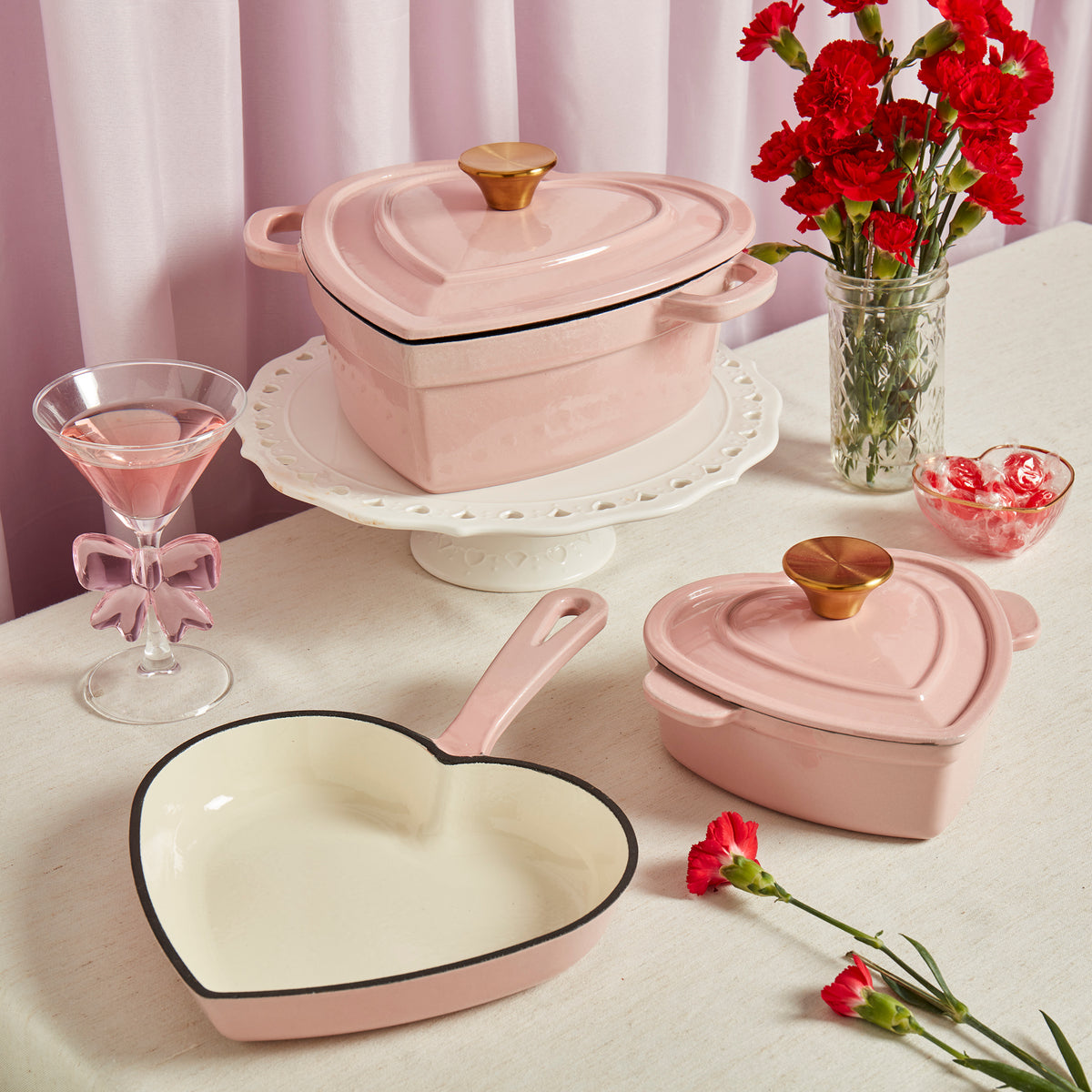 Enameled Cast Iron Heart-Shaped Dutch Oven, Pink