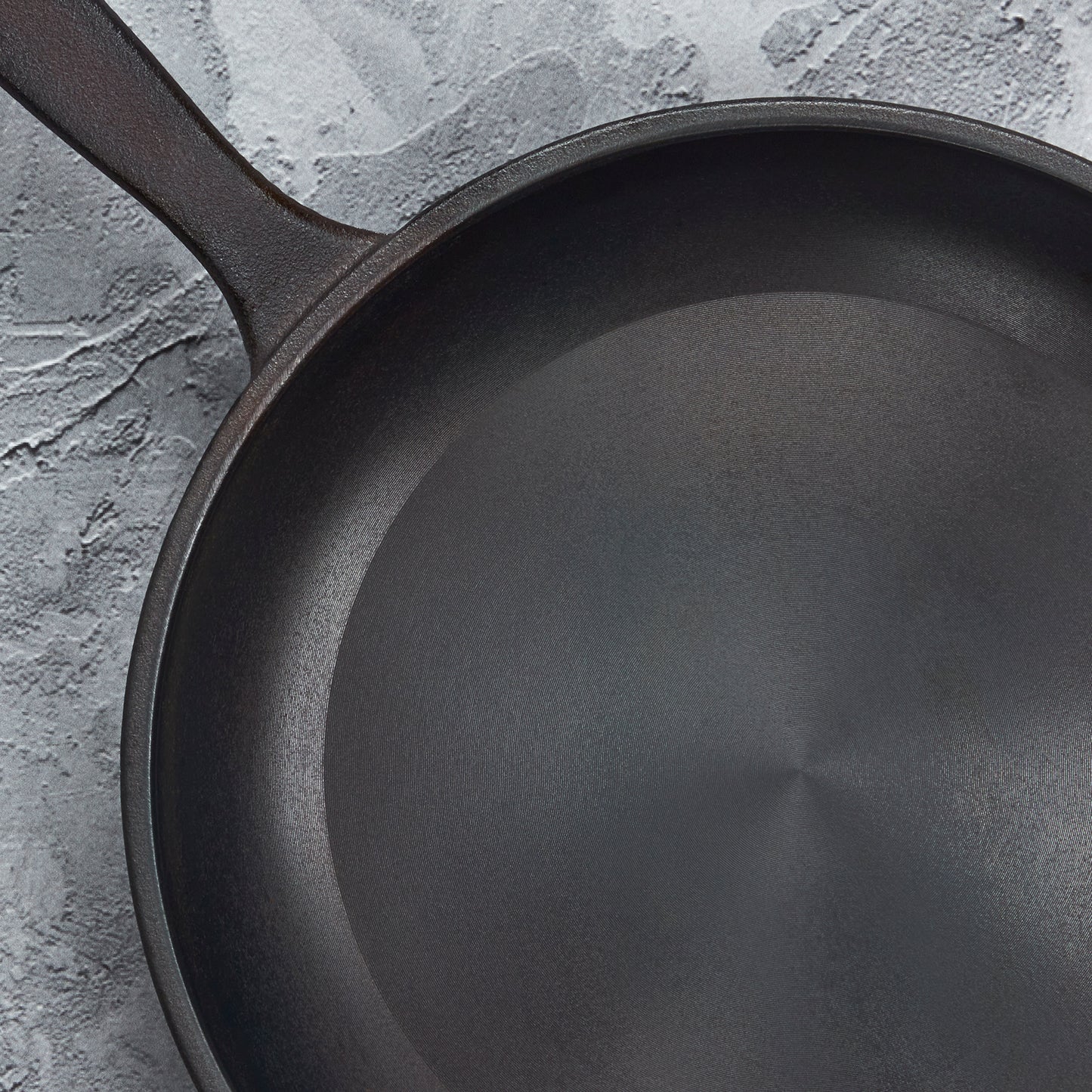 13" Smooth Cast Round Pre-Seasoned Cast Iron Sauteuse Fry Pan with Side Handles