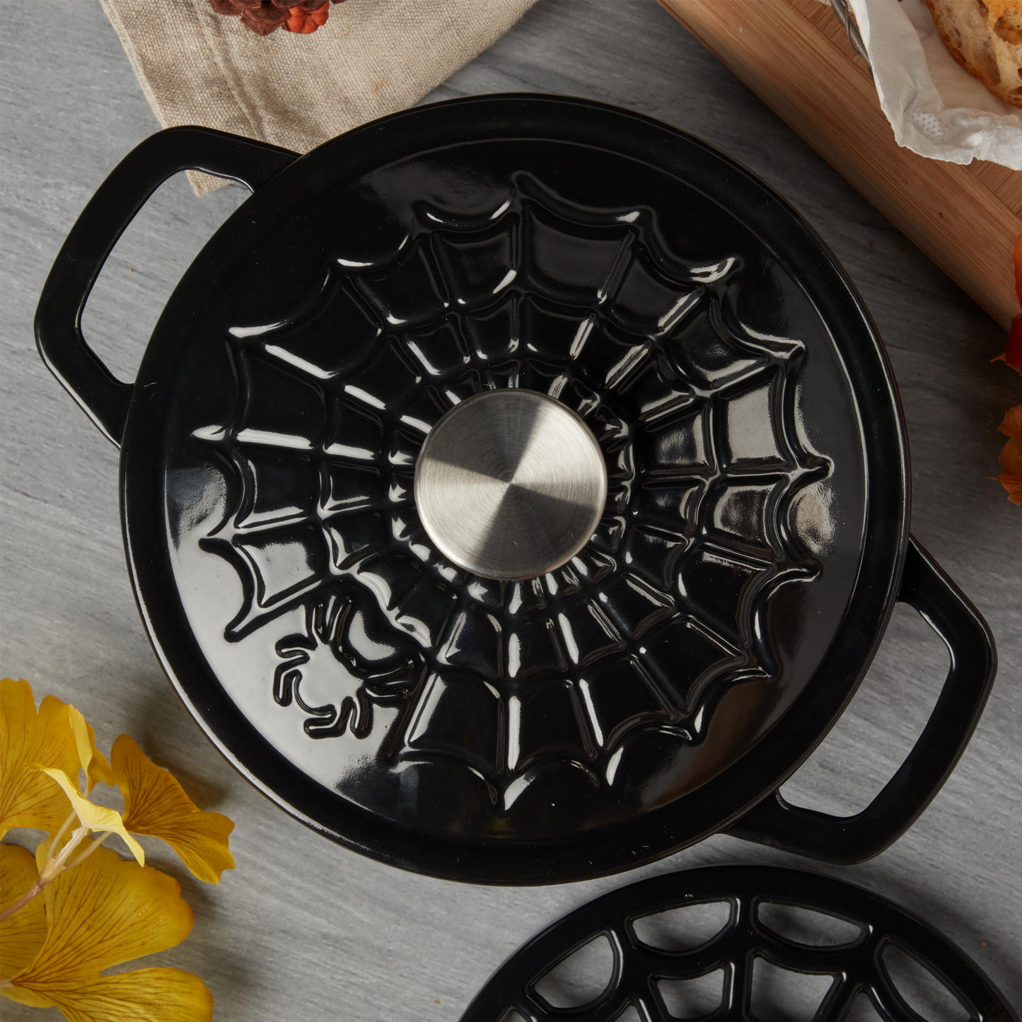 3-Quart Cast Iron Spiderweb Dutch Oven