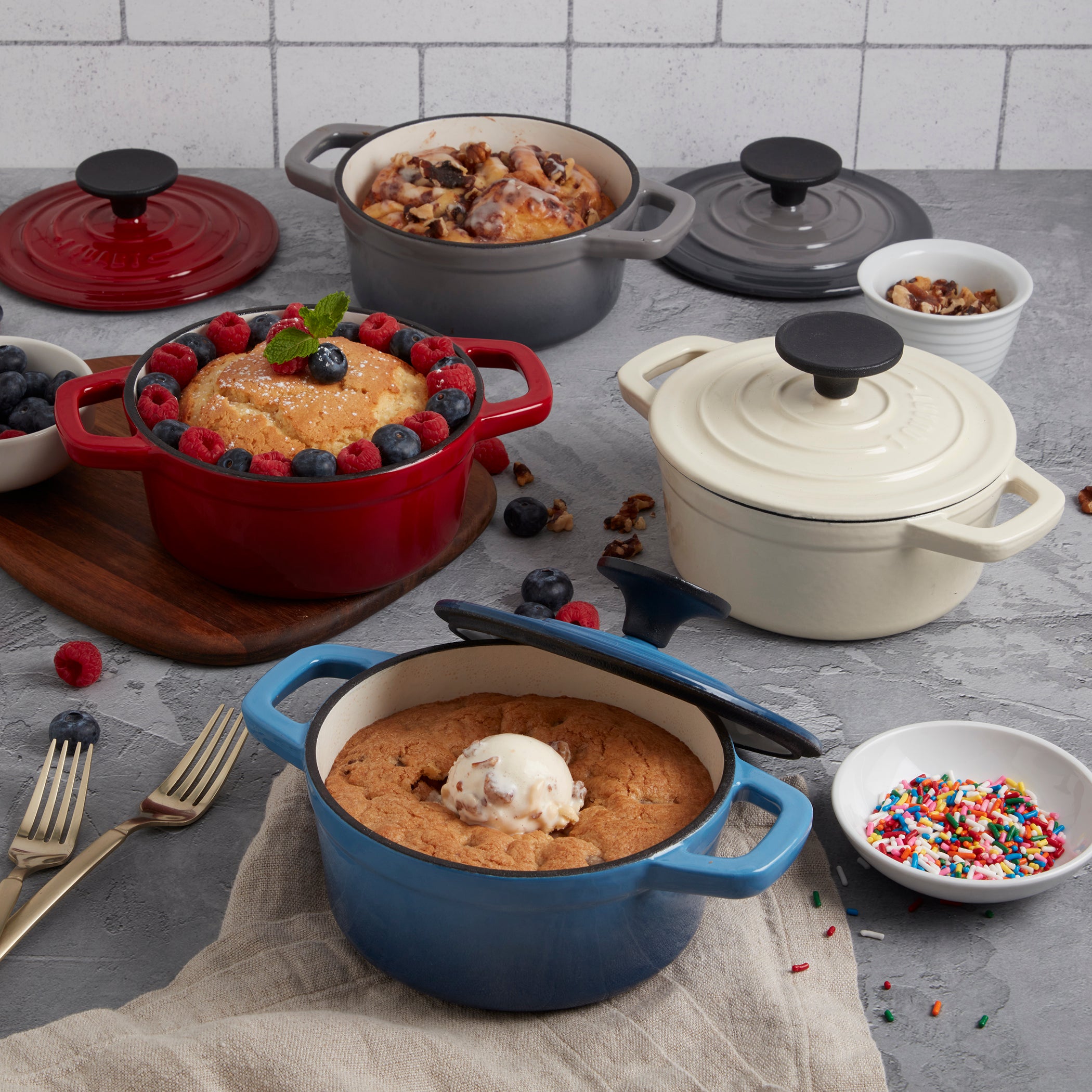 3-Quart Enameled Cast Iron Dutch Oven, White – Smith & Clark