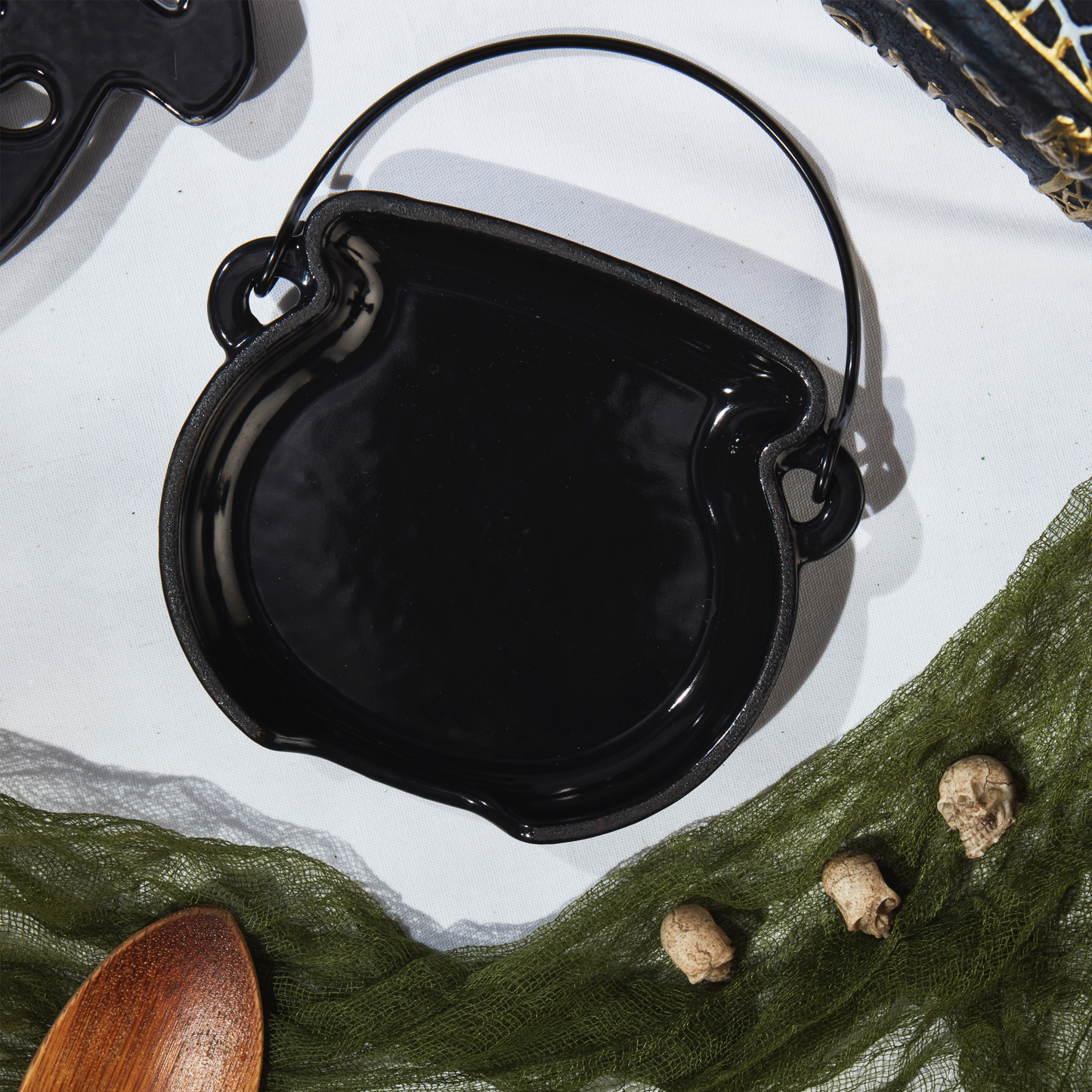 5.5" Enameled Cast Iron Cauldron Spoon Rest, Black
