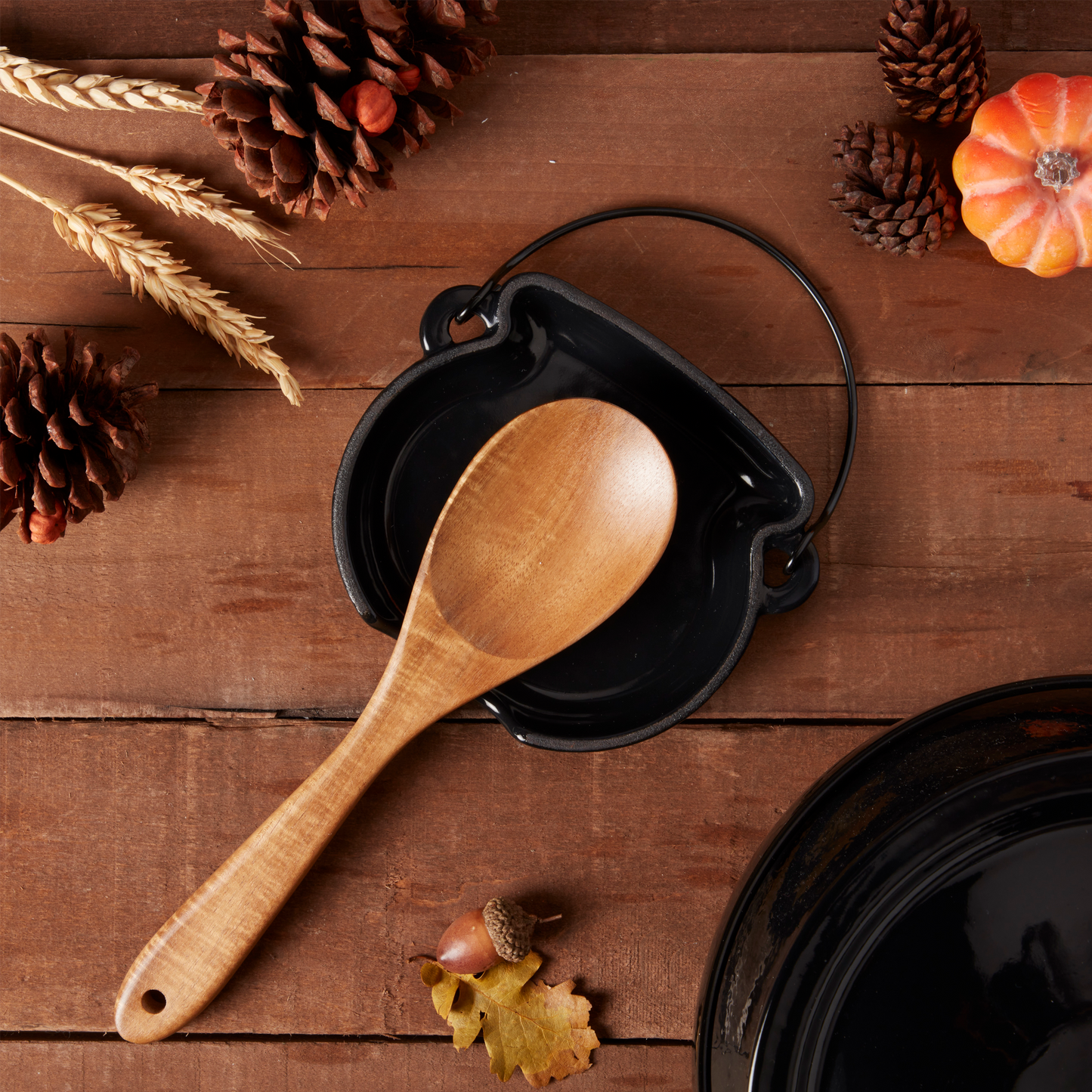 5.5" Enameled Cast Iron Cauldron Spoon Rest, Black