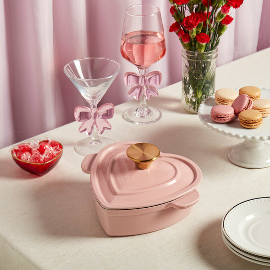 1-Quart Enameled Cast Iron Heart-Shaped Dutch Oven, Pink