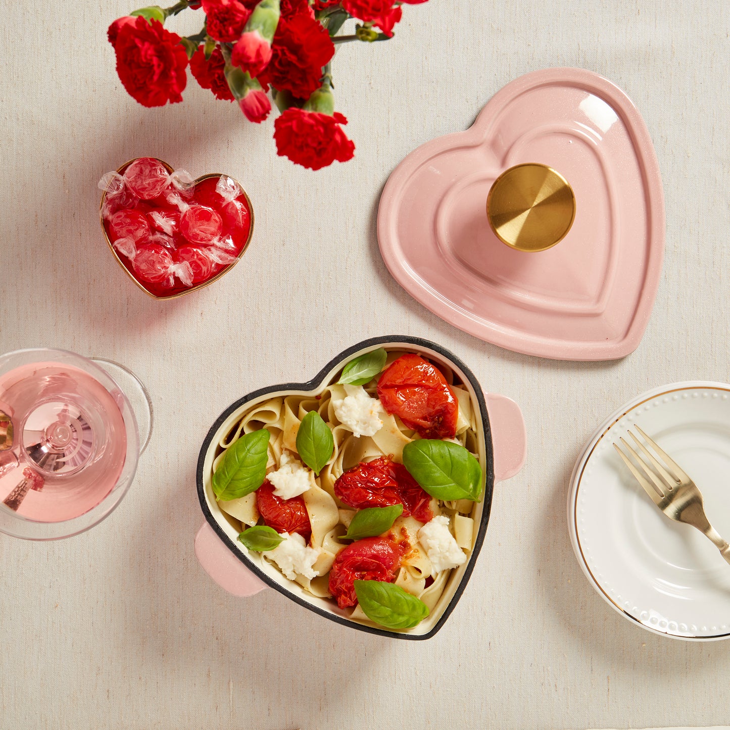 1-Quart Enameled Cast Iron Heart-Shaped Dutch Oven, Pink