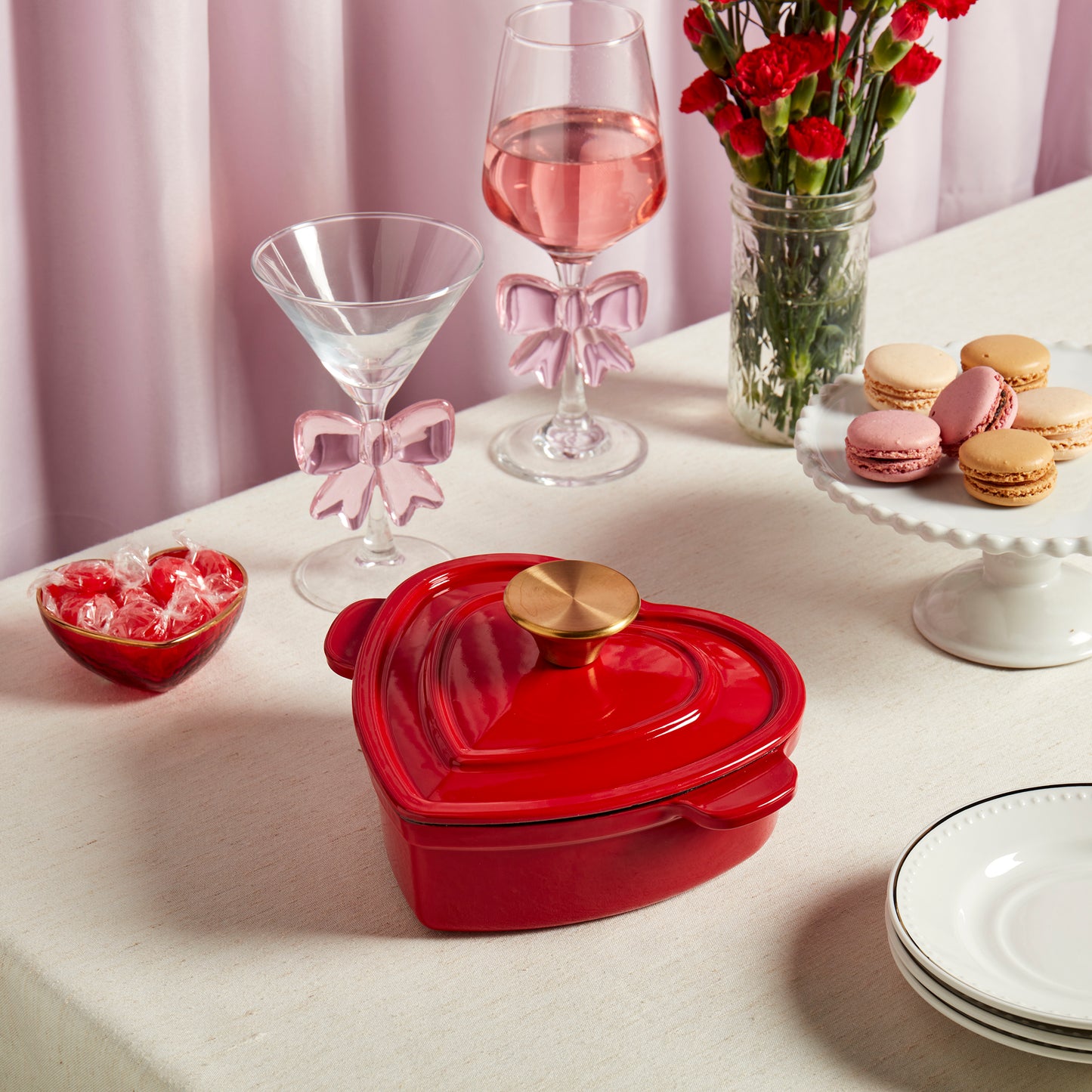 1-Quart Enameled Cast Iron Heart-Shaped Dutch Oven, Red