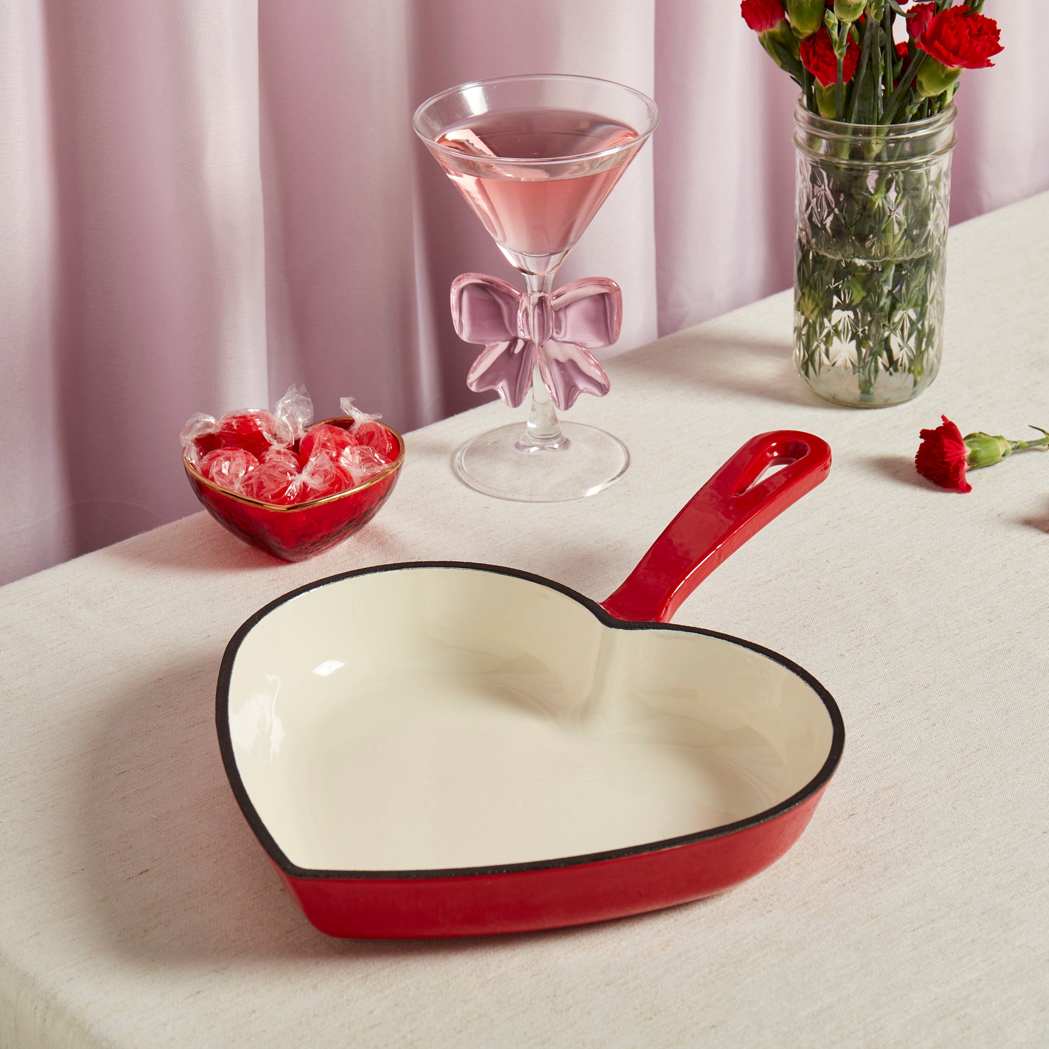 9” Heart-Shaped Enameled Cast Iron Skillet Fry Pan, Red – Smith